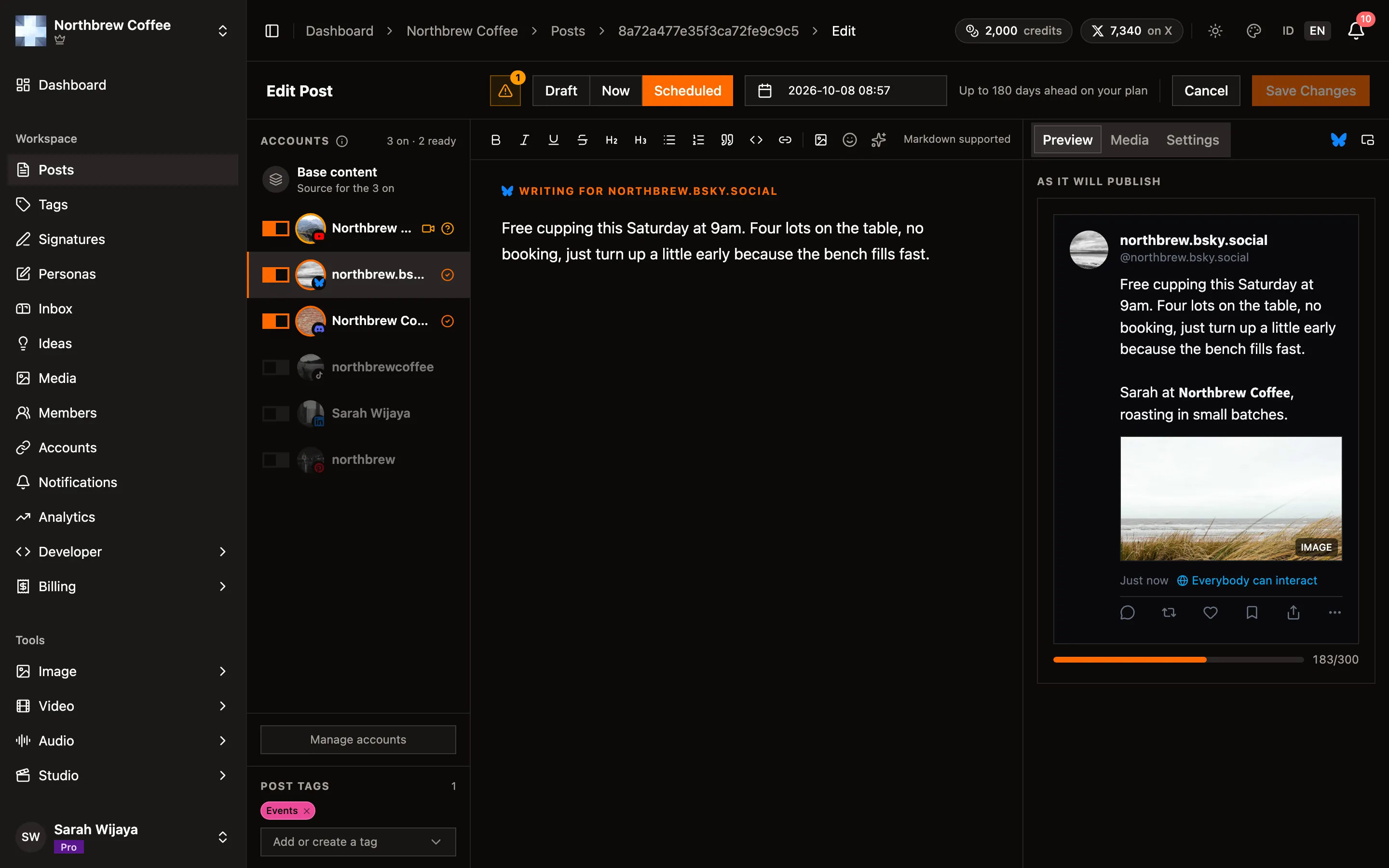 The post composer with a platform selected and its preview on the right.