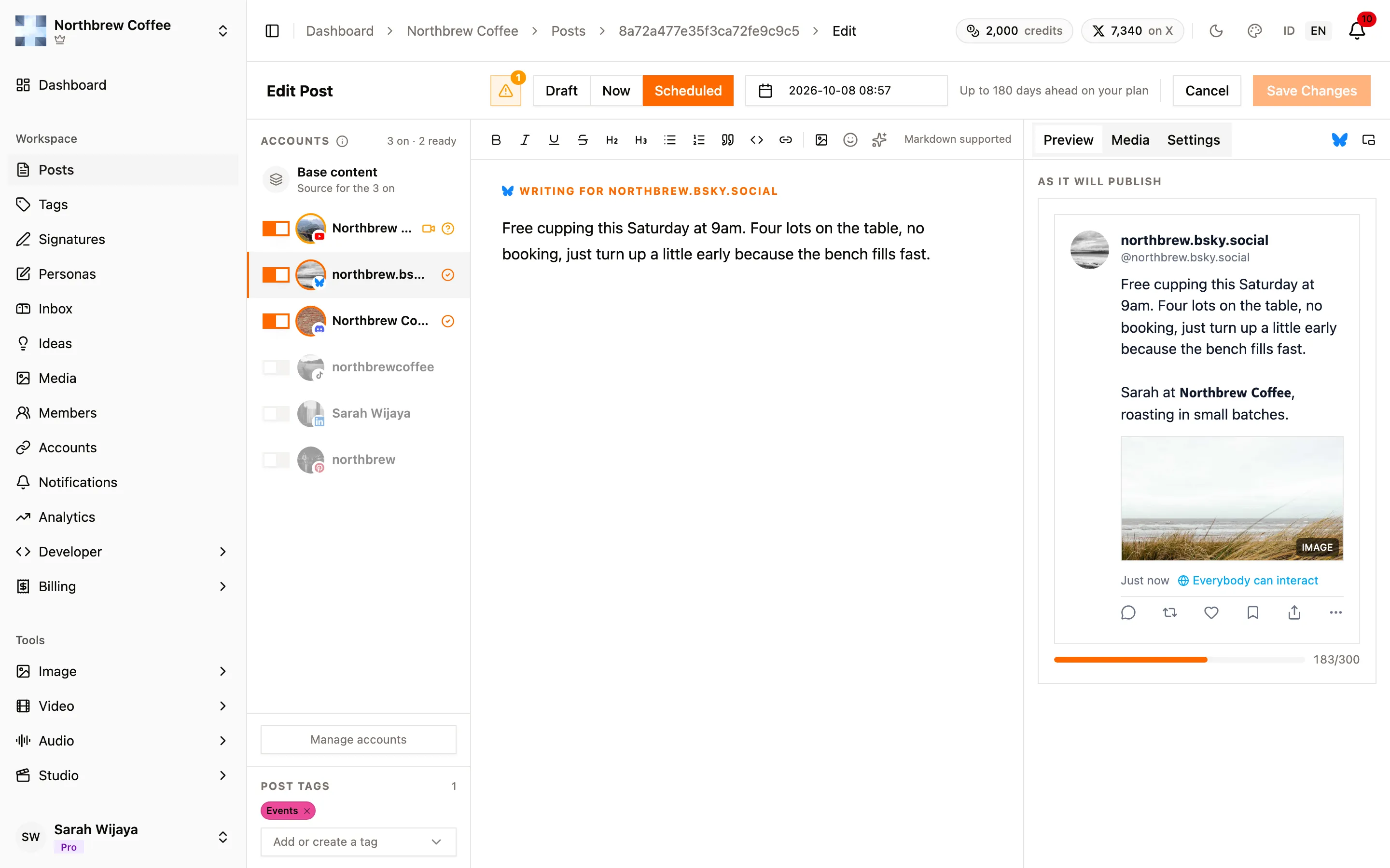 The post composer with a platform selected and its preview on the right.